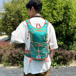 Outdoor hiking backpack, fashionable and lightweight, hiking and cycling backpack, large-capacity water-resistant, lightweight sports backpack