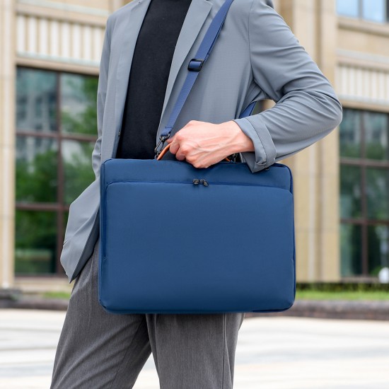 The inner liner of the tablet bag with a printable logo is suitable for business trips. It is a light and thin bag for wholesale storage The inner liner of the tablet bag with a printable logo is suitable for business trips. It is a light and thin bag for wholesale storage
